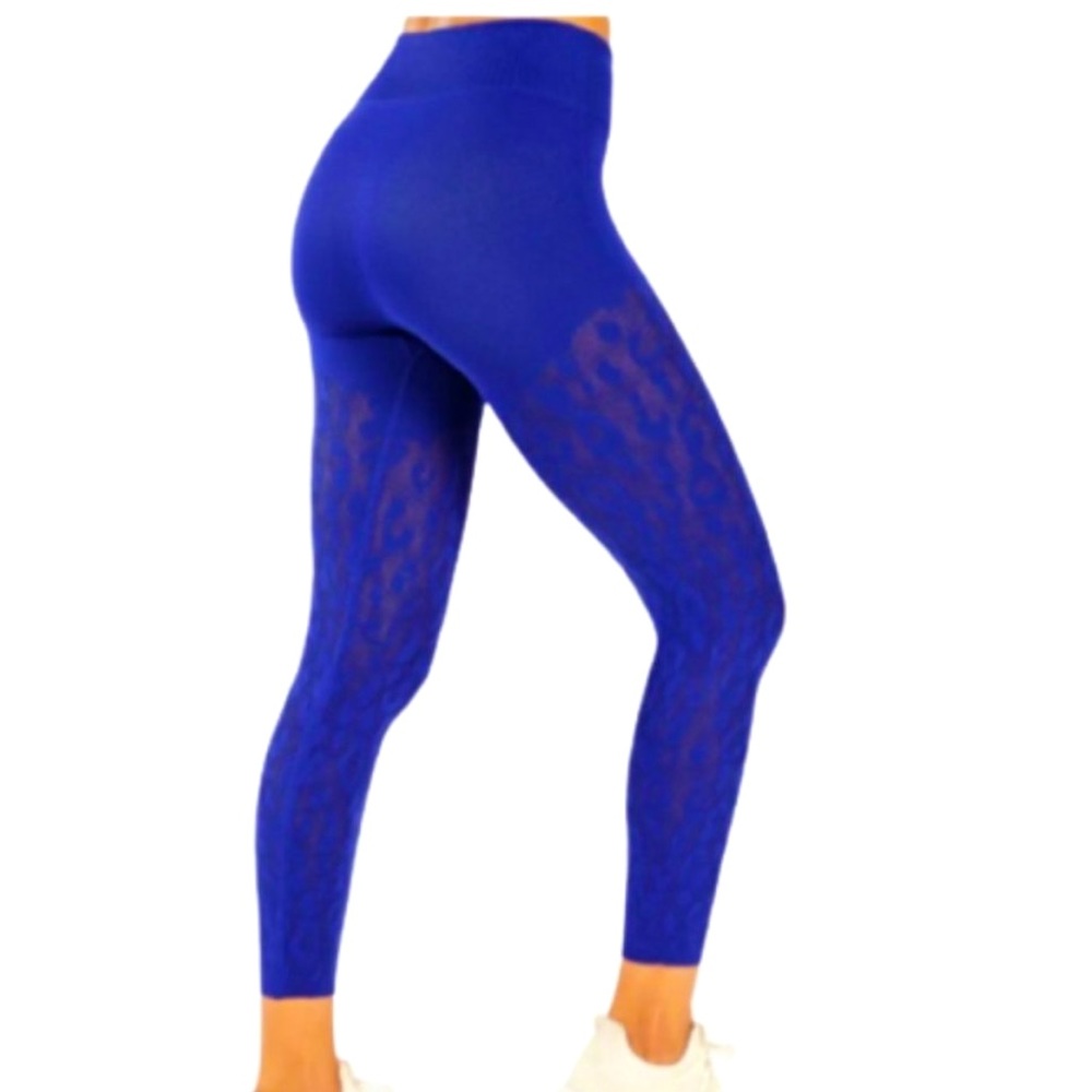 Fabletics Sculpt Knit Leopard printed leggings, size XS